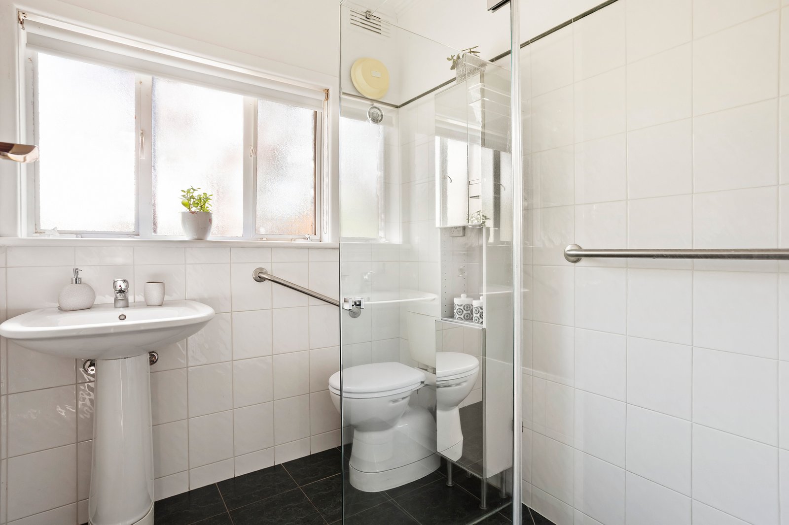 Real Estate and Property in 158 Wickham Road, Highett, VIC