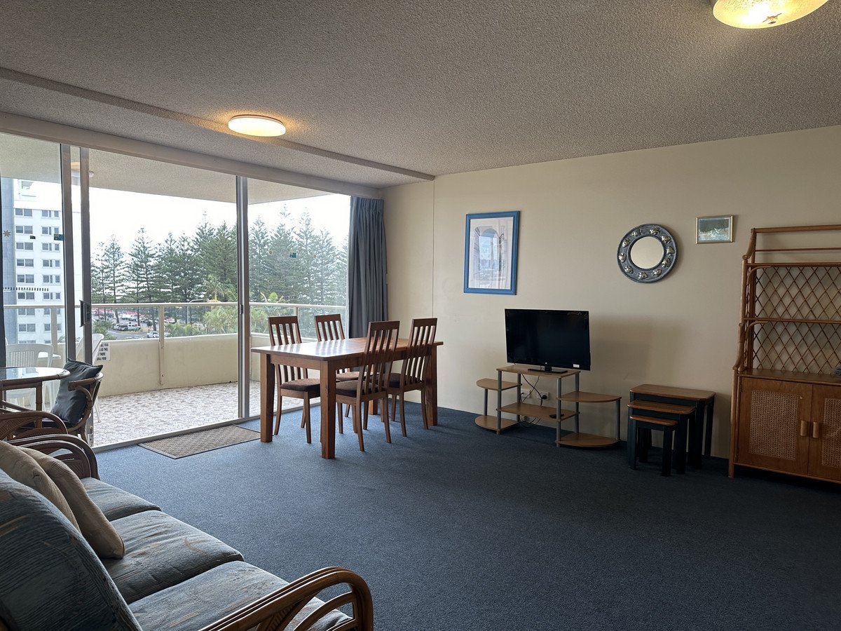 15/82 The Esplanade Burleigh Heads 5