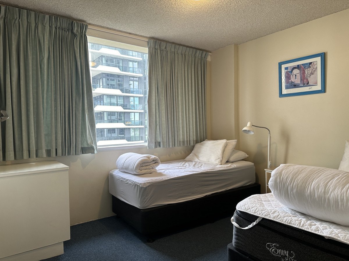 15/82 The Esplanade Burleigh Heads 8