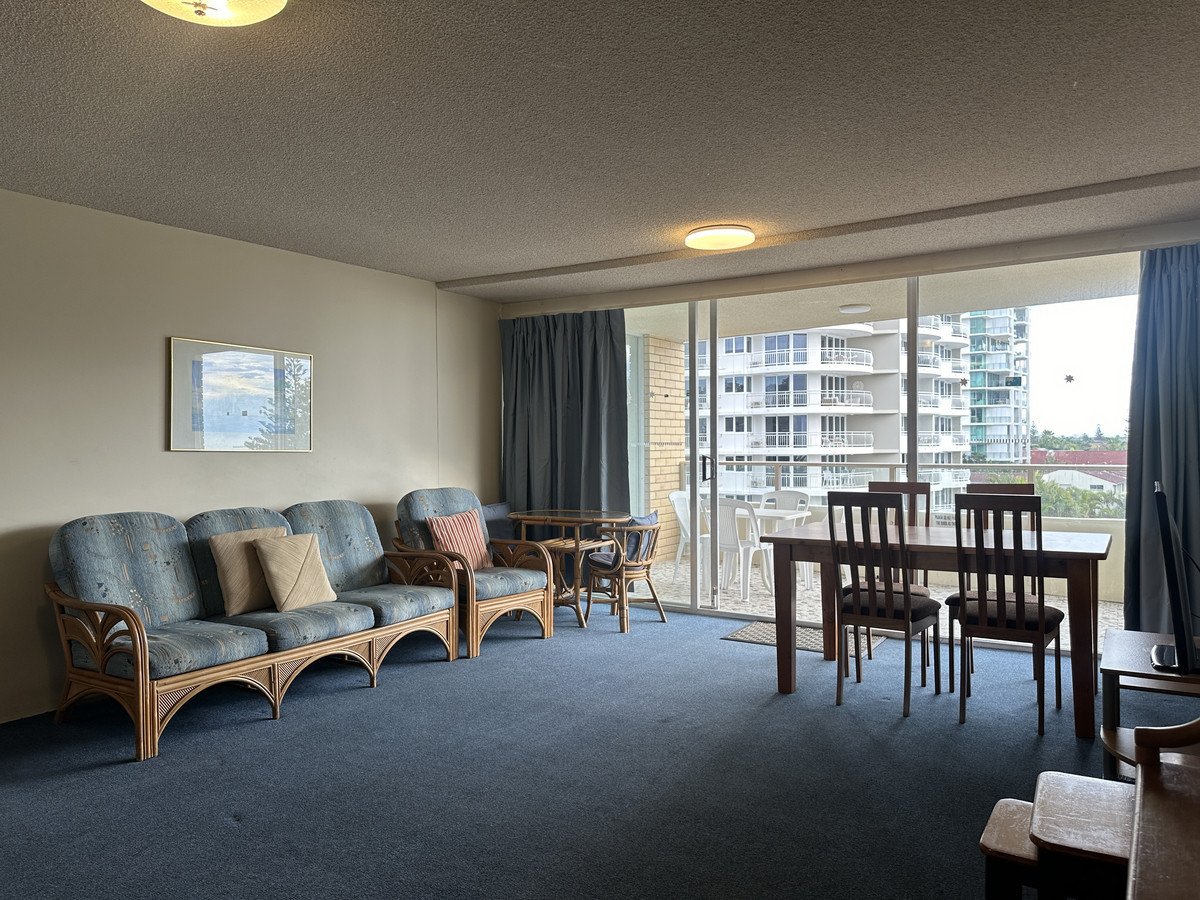 15/82 The Esplanade Burleigh Heads 10