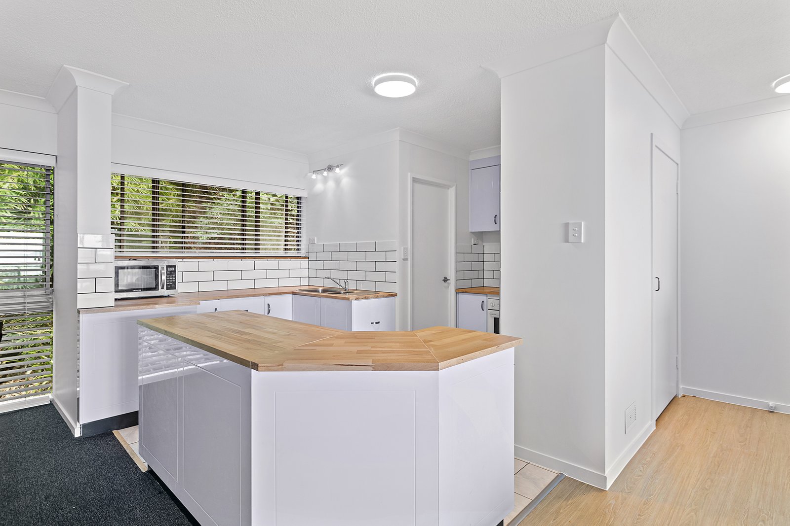 158/6 Eshelby Drive CANNONVALE 4