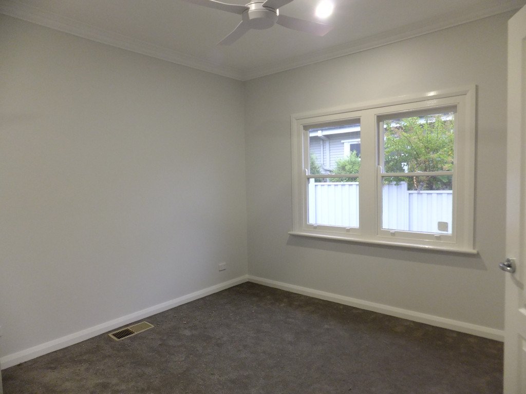 1/586 Schubach Street EAST ALBURY 7