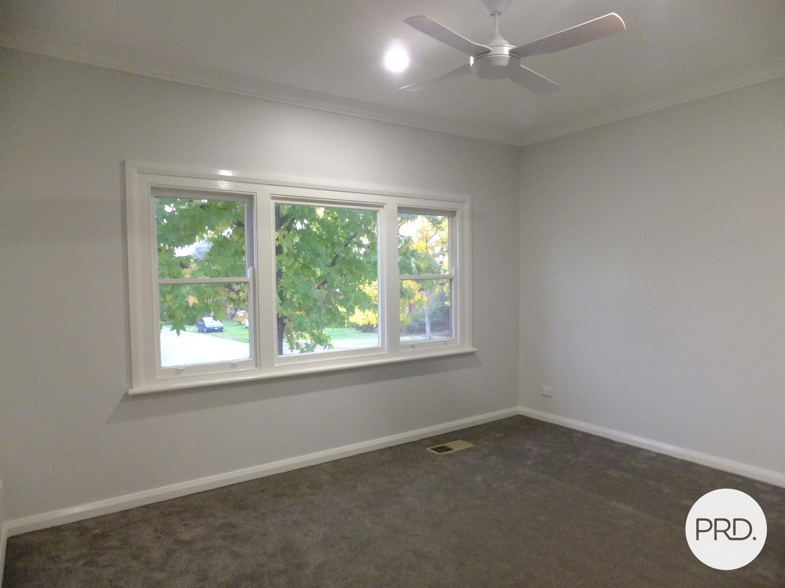 1/586 Schubach Street EAST ALBURY 6