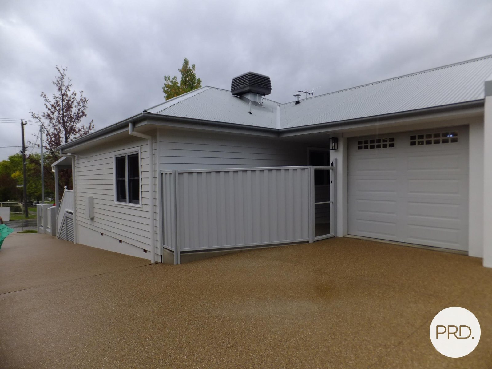 1/586 Schubach Street EAST ALBURY 10