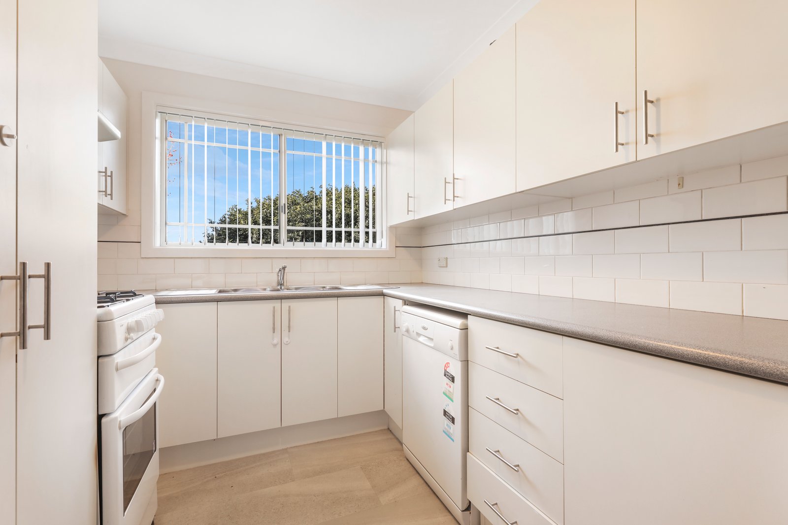 15/88 Daintree Dr  ALBION PARK 3