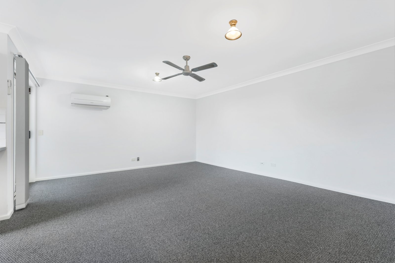 15/88 Daintree Dr  ALBION PARK 4