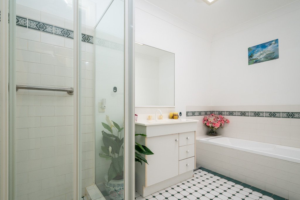 15/88 Daintree Dr  ALBION PARK 8