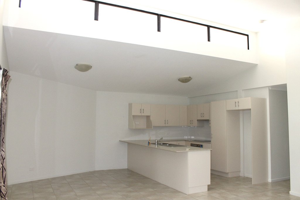 15/8a Wyndham Avenue BOYNE ISLAND 2