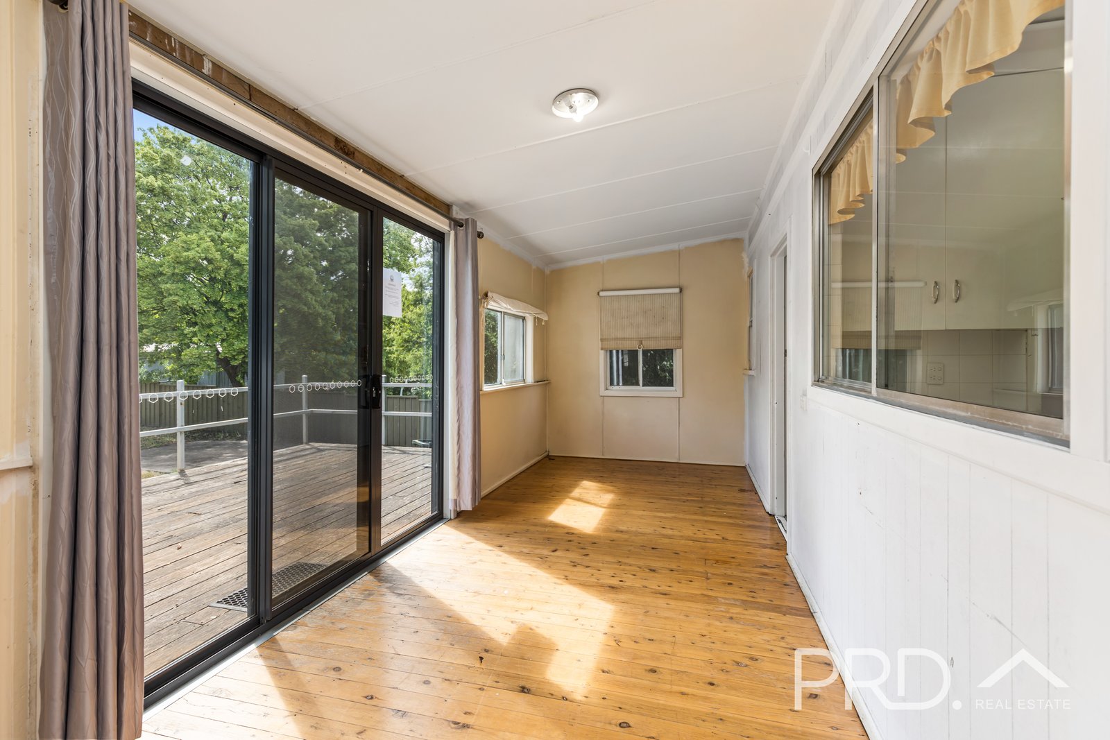 159 Simpson Street TUMUT 11