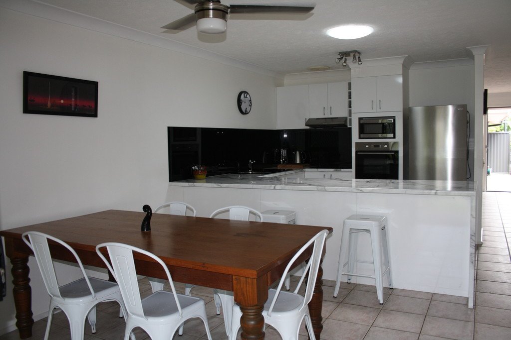 1/59 Treeview Drive BURLEIGH WATERS 2