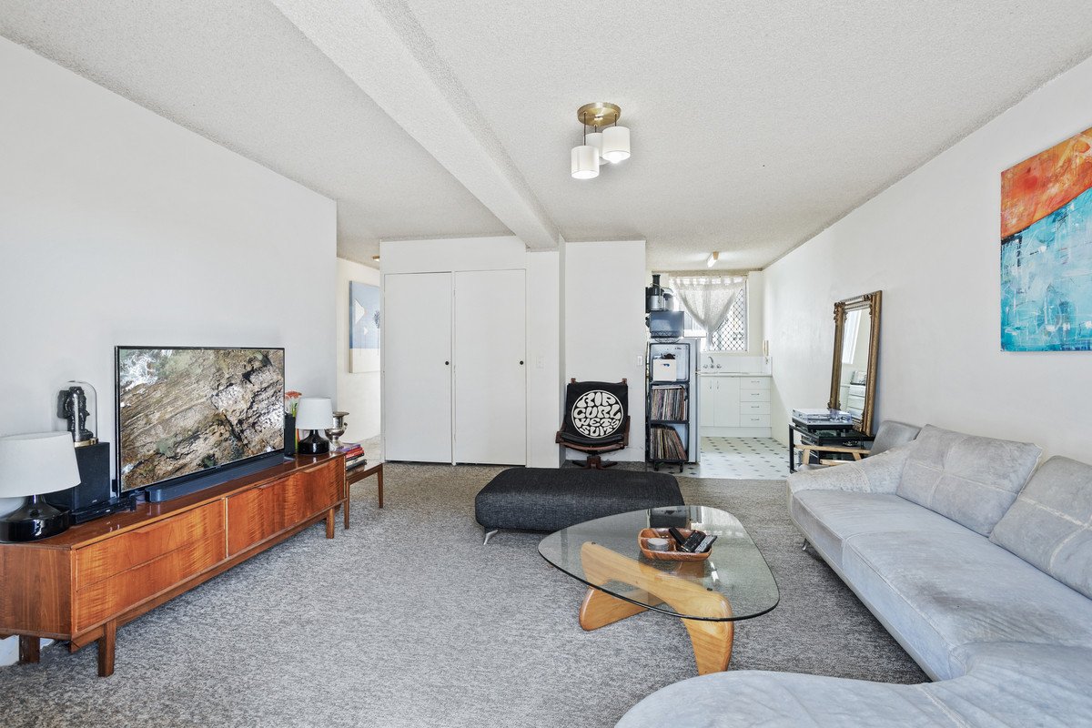 15/987 Gold Coast Highway Palm Beach 4