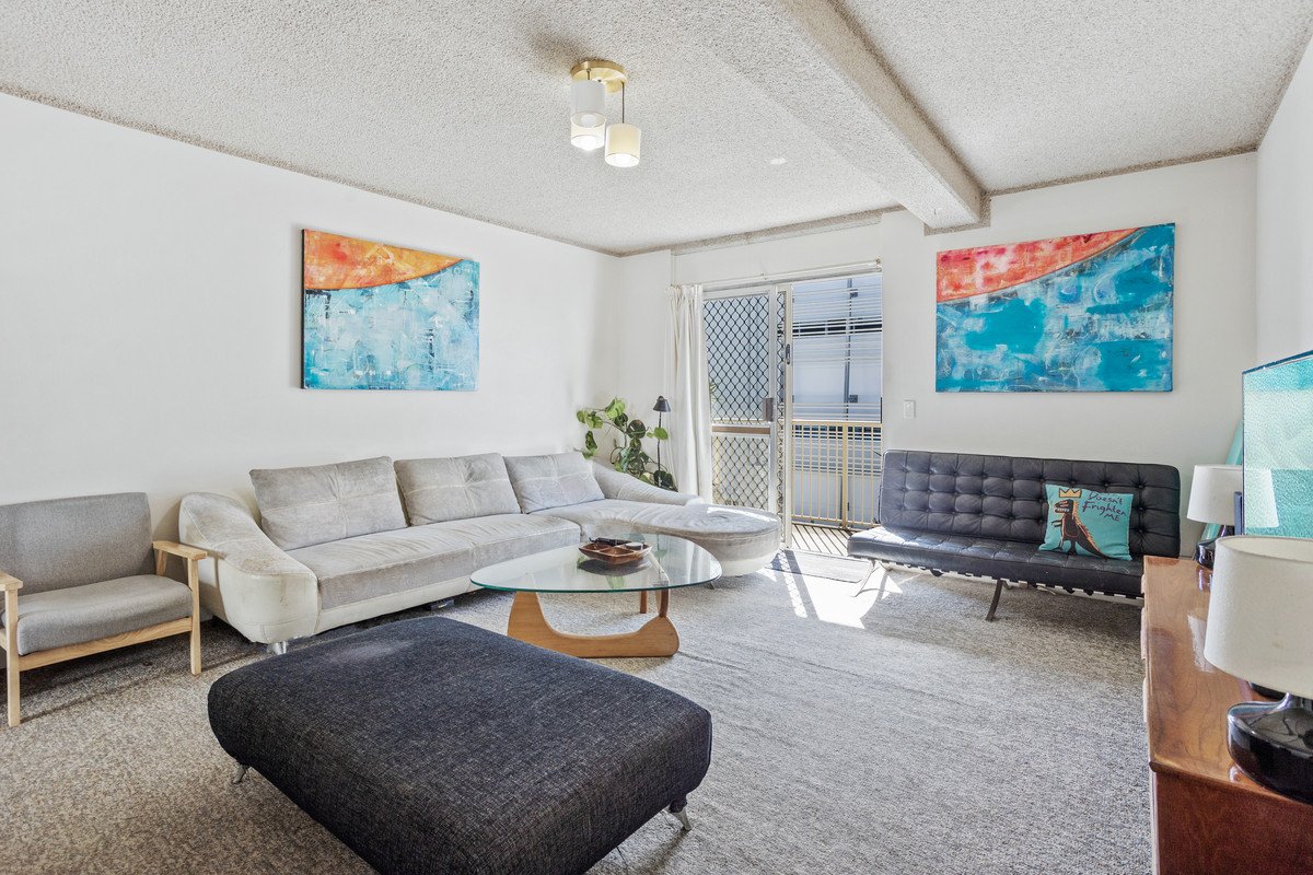 15/987 Gold Coast Highway Palm Beach 5