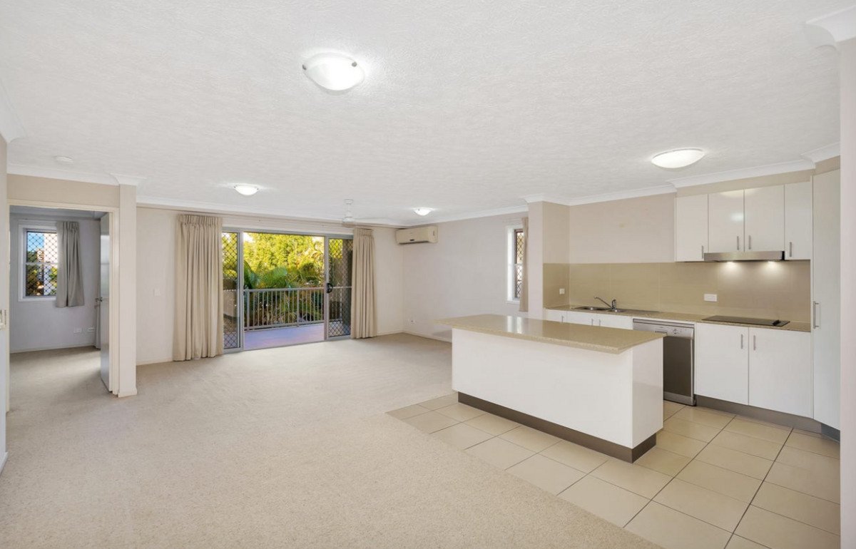 15/99 Muir Street Labrador 2