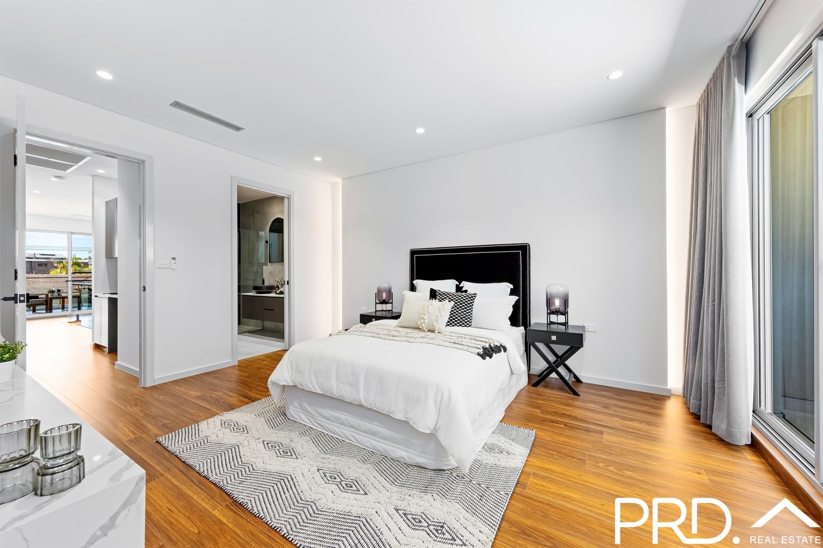 15a Alliance Avenue REVESBY 9