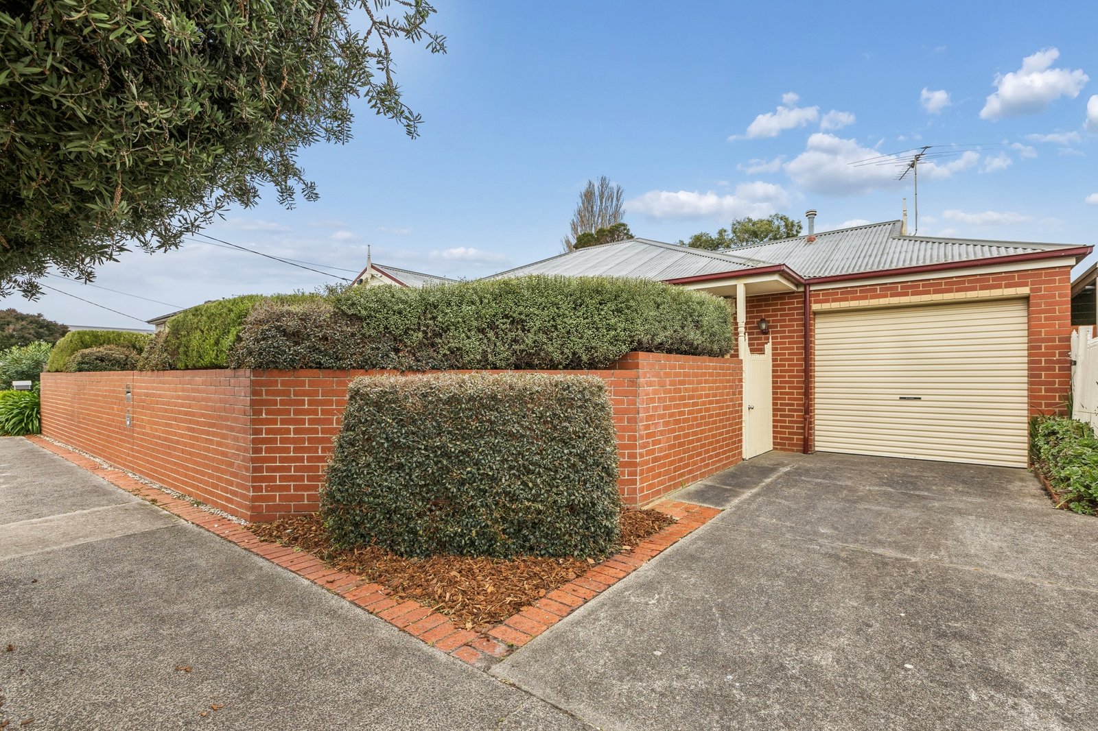 Gallery: 15A Ivan Avenue