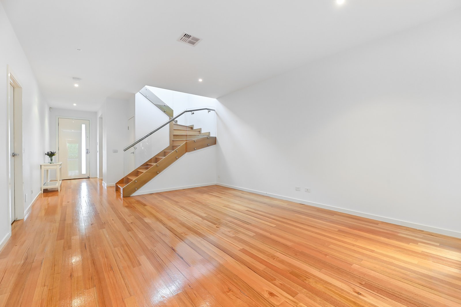 Gallery: 15A Murray Drive
