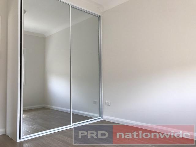 15a Singleton Avenue EAST HILLS 9