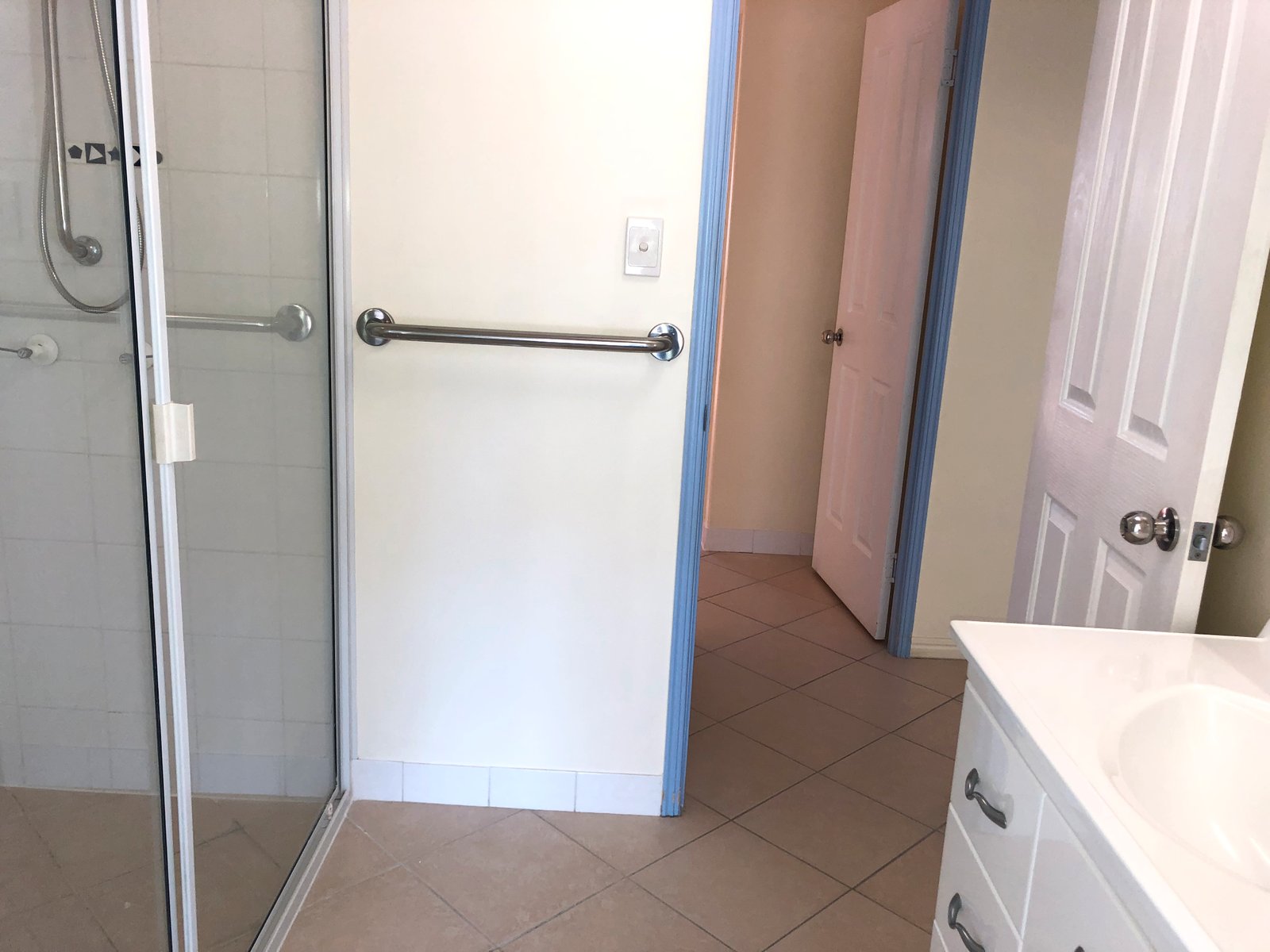 15B Dunstall Street CLINTON 11