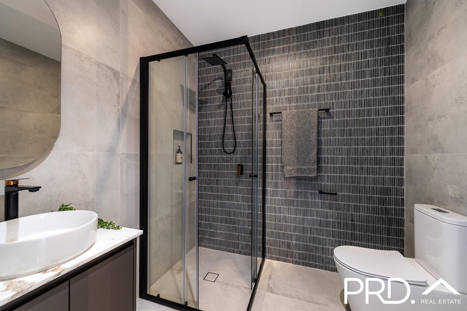 15b Raleigh Road MILPERRA 12