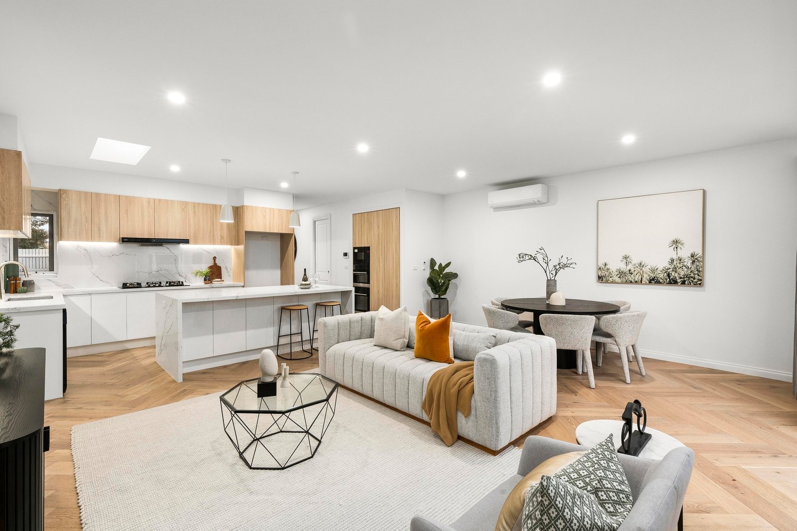 Real Estate and Property in 15B Roseberry Avenue, Preston, VIC