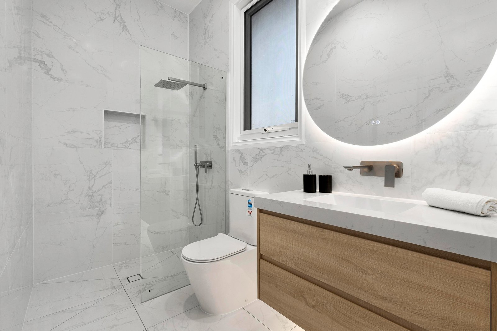 Real Estate and Property in 15B Roseberry Avenue, Preston, VIC