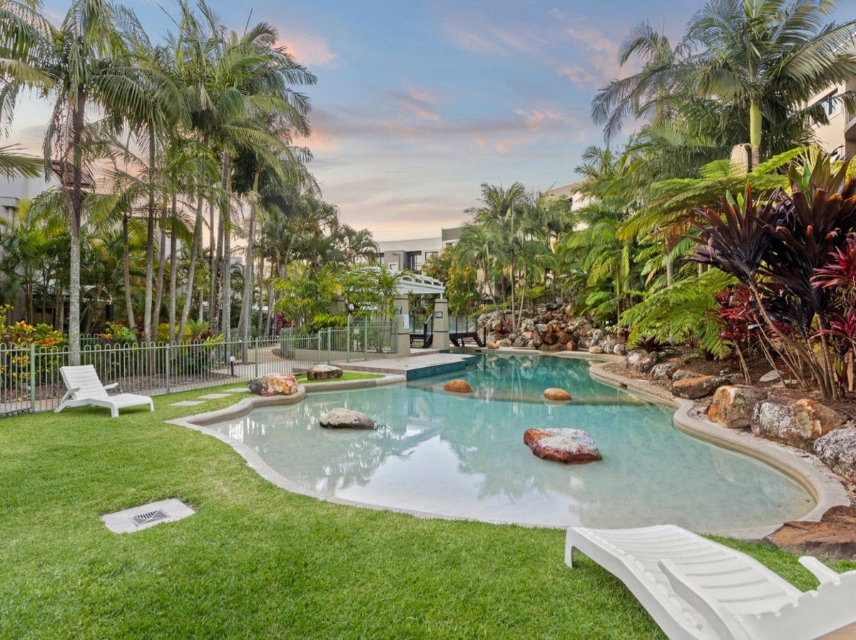 15E/1 Great Hall Drive Miami 2