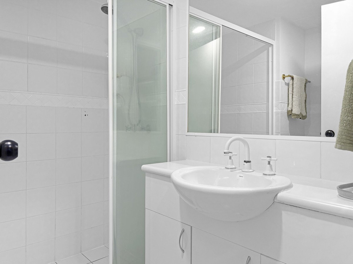 15E/1 Great Hall Drive Miami 5