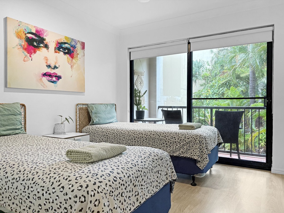 15E/1 Great Hall Drive Miami 6