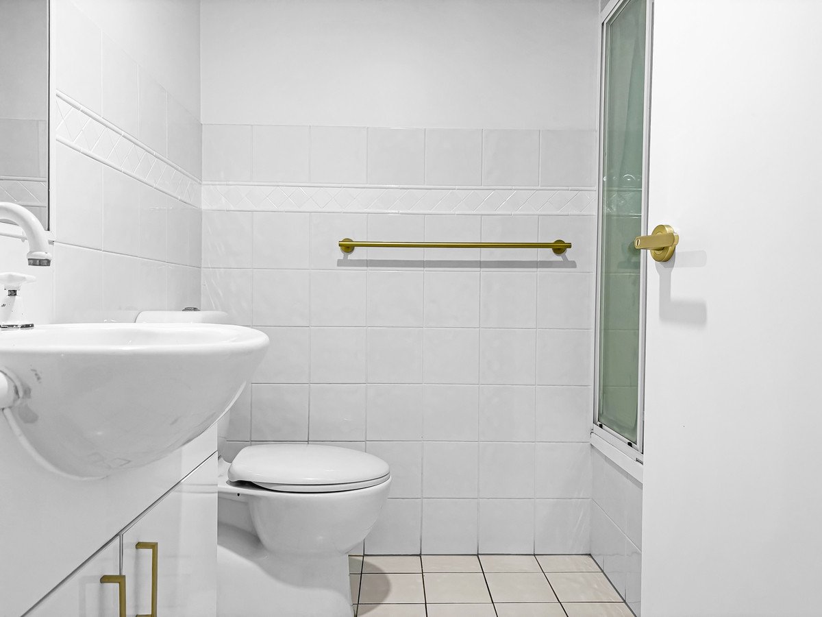 15E/1 Great Hall Drive Miami 7