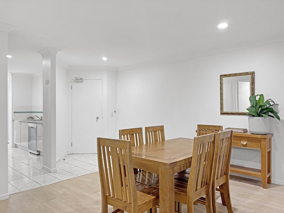 15E/1 Great Hall Drive Miami 11