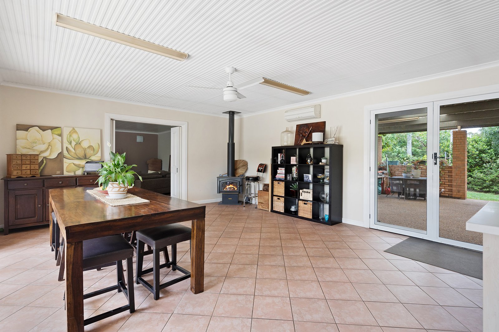 16-18 Logan Parade LOGAN RESERVE 5