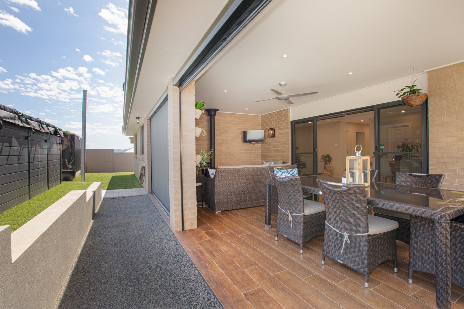 16 Abberton Parkway NORTH ROTHBURY 18