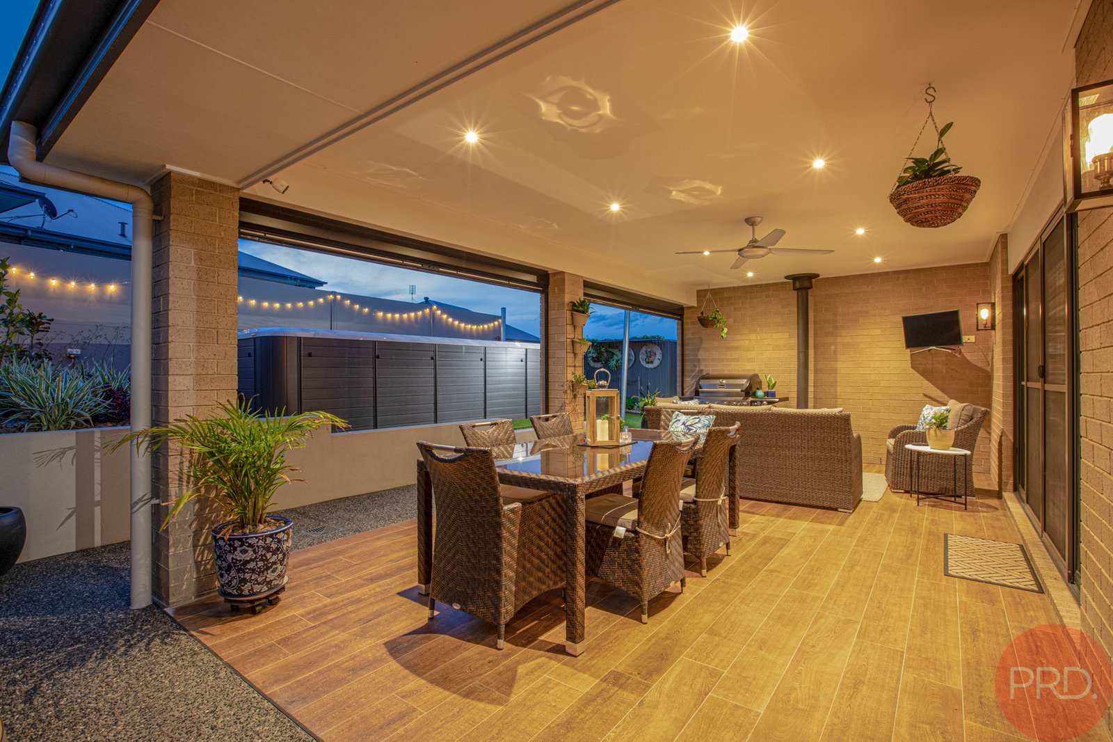 16 Abberton Parkway NORTH ROTHBURY 24