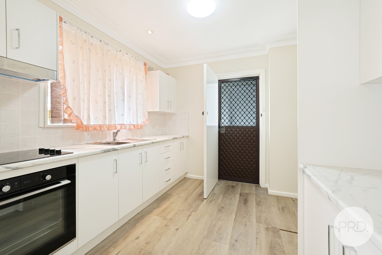 16 Aberdeen Street TAMWORTH 9