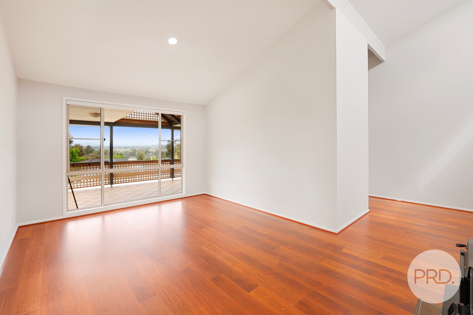 16 Acacia Drive TAMWORTH 2