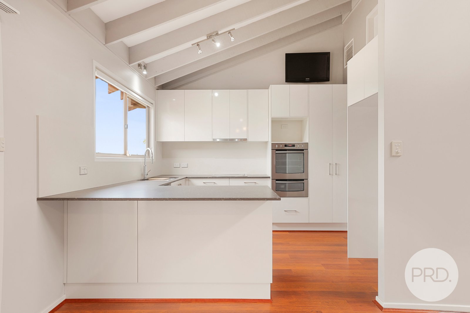 16 Acacia Drive TAMWORTH 5