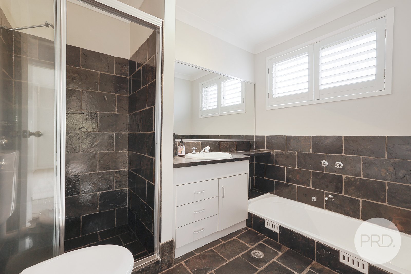 16 Acacia Drive TAMWORTH 8