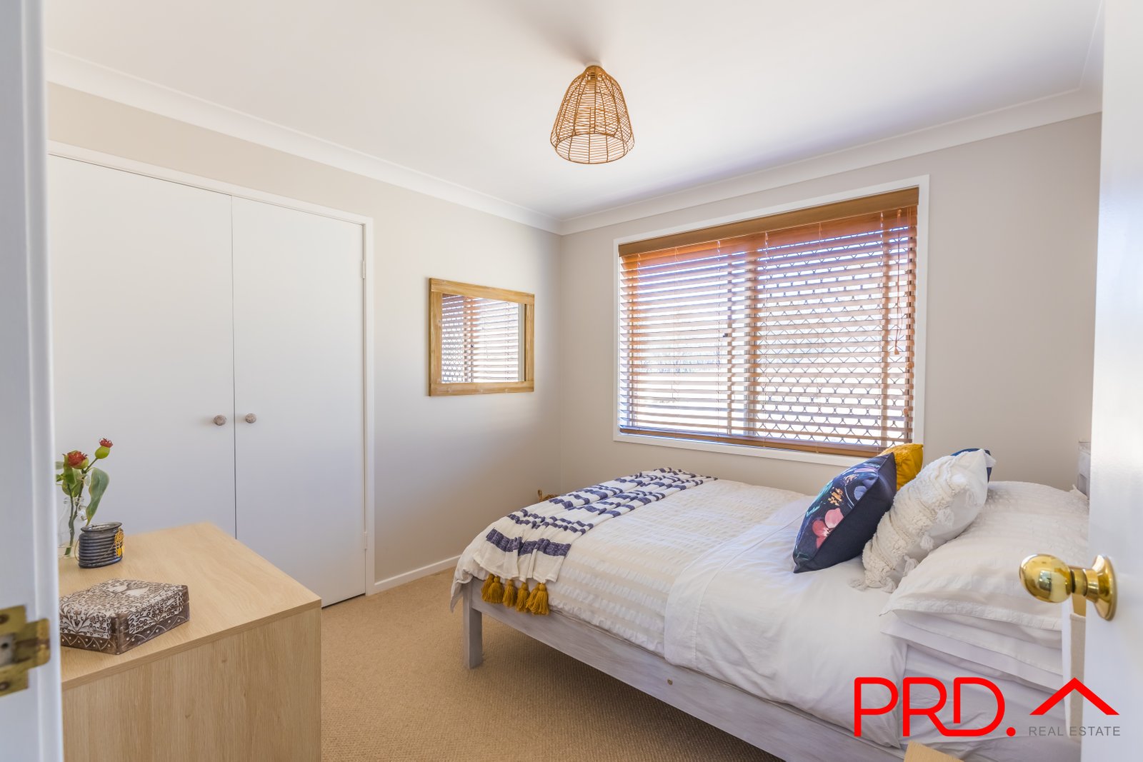 16 Acacia Drive TAMWORTH 7