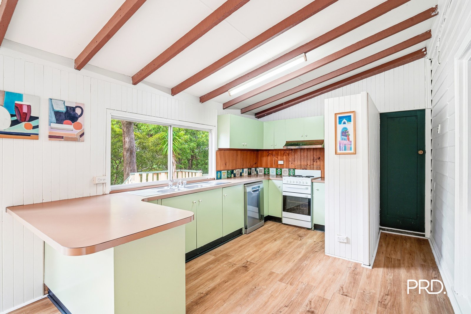 16 Addington Rd  Hazelbrook 2