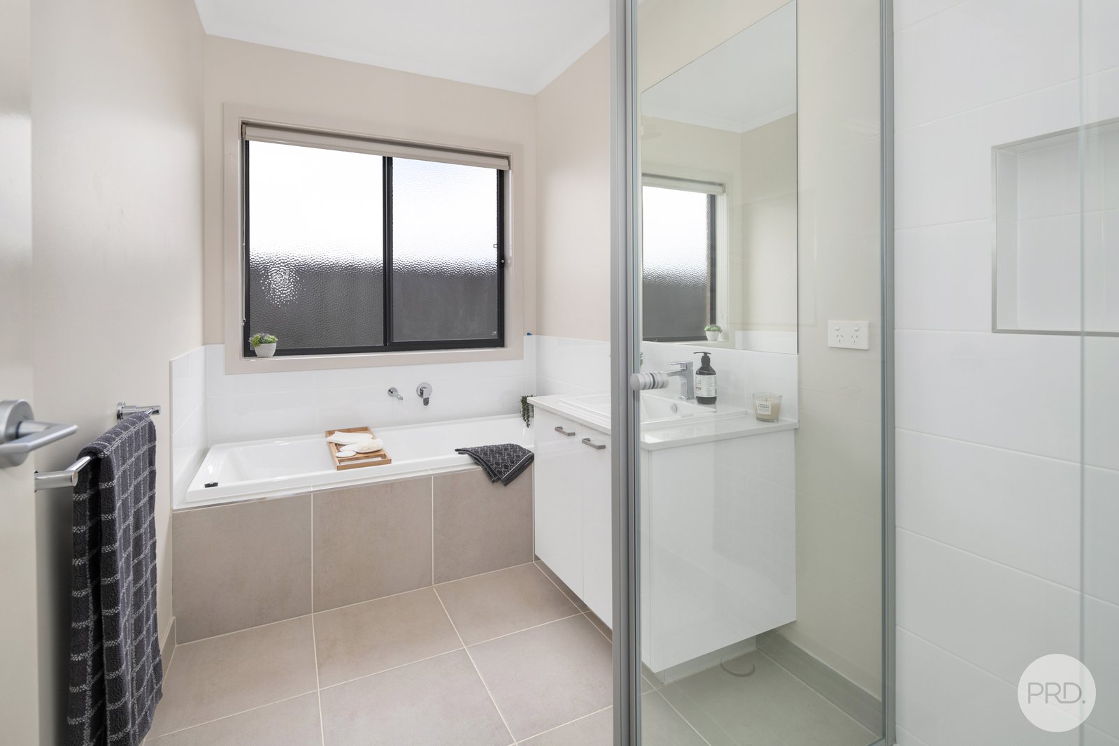 16 Ainsworth Street LUCAS 13