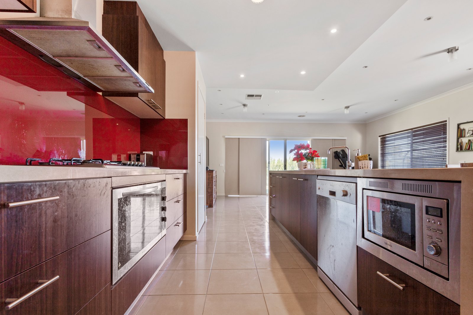 16 Akins Rise GOLDEN SQUARE 3