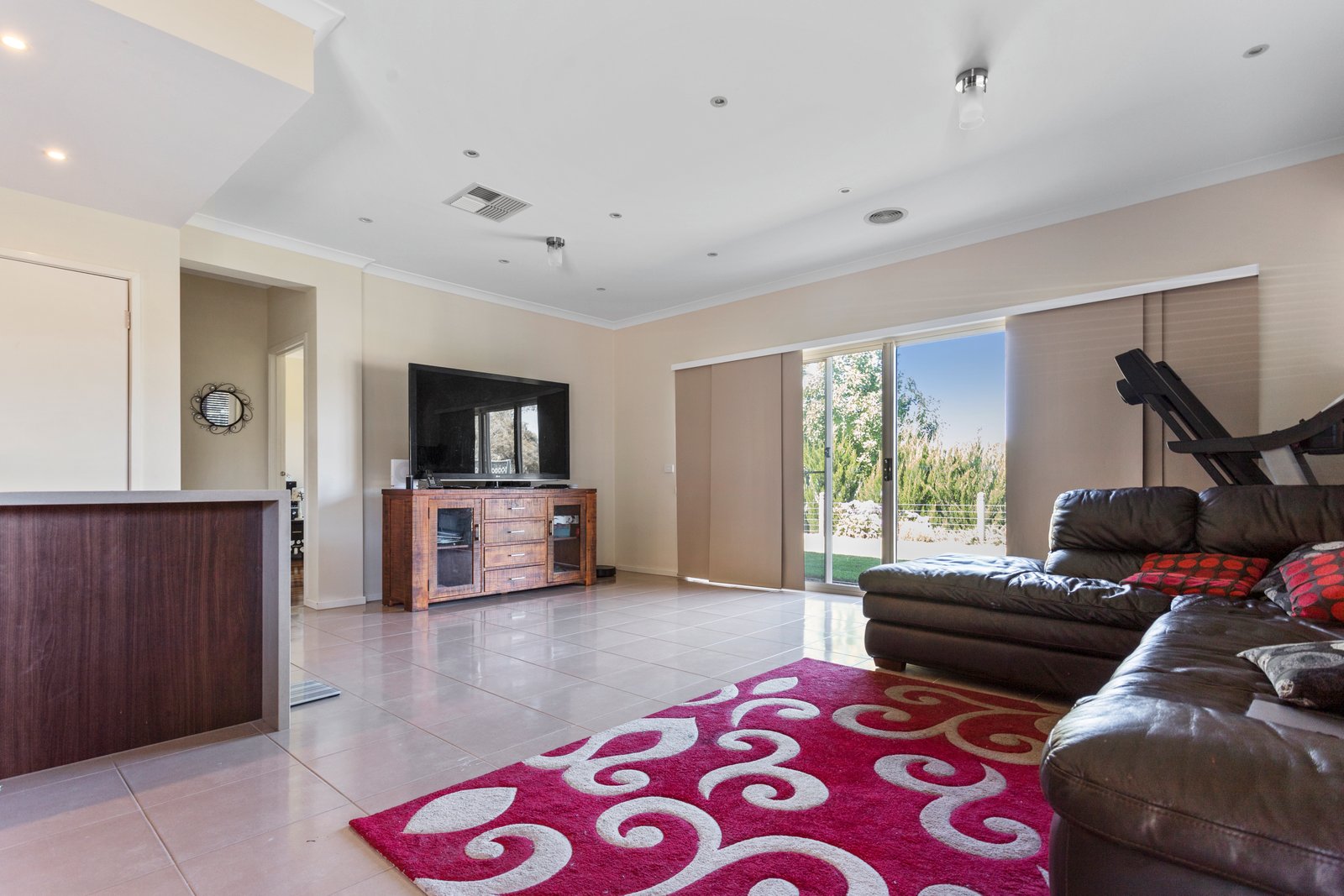 16 Akins Rise GOLDEN SQUARE 5