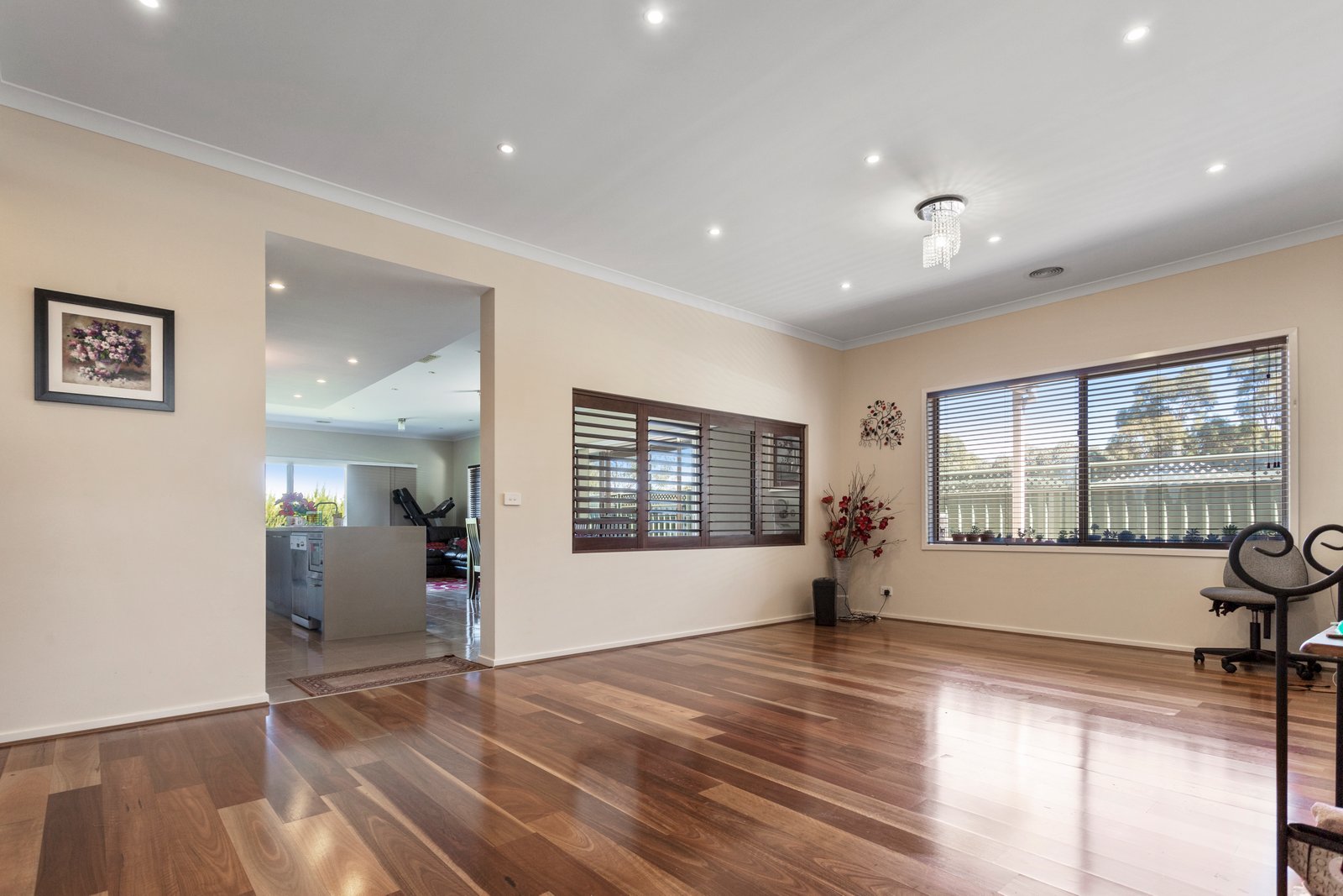 16 Akins Rise GOLDEN SQUARE 6