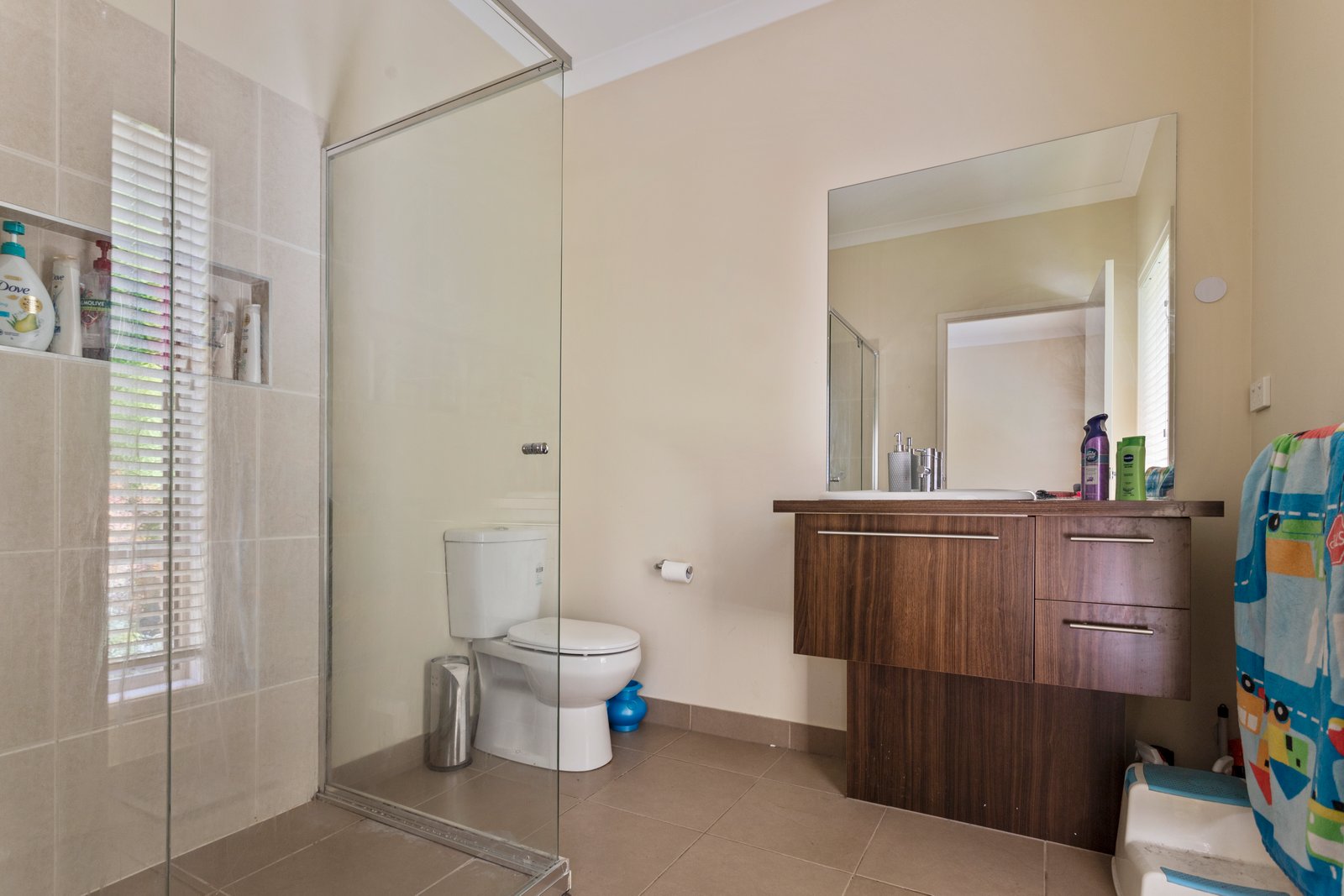 16 Akins Rise GOLDEN SQUARE 8