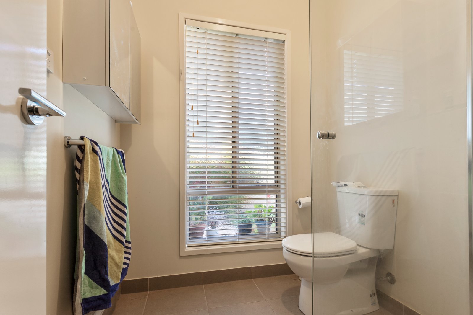 16 Akins Rise GOLDEN SQUARE 12