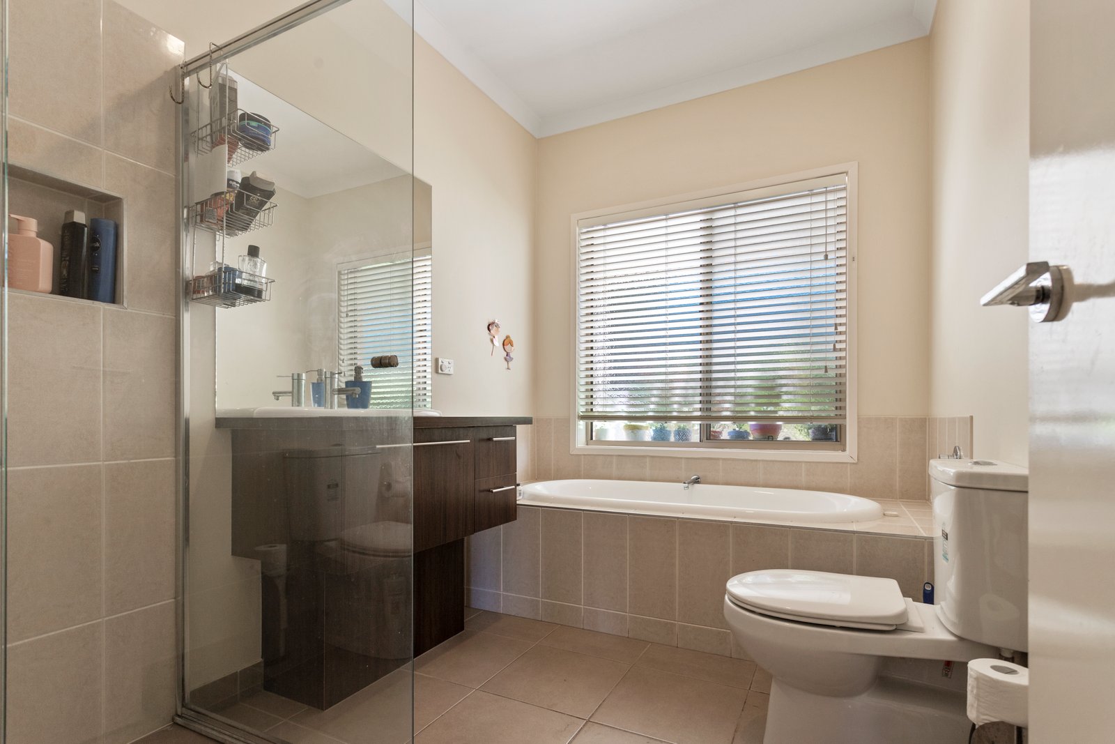 16 Akins Rise GOLDEN SQUARE 7