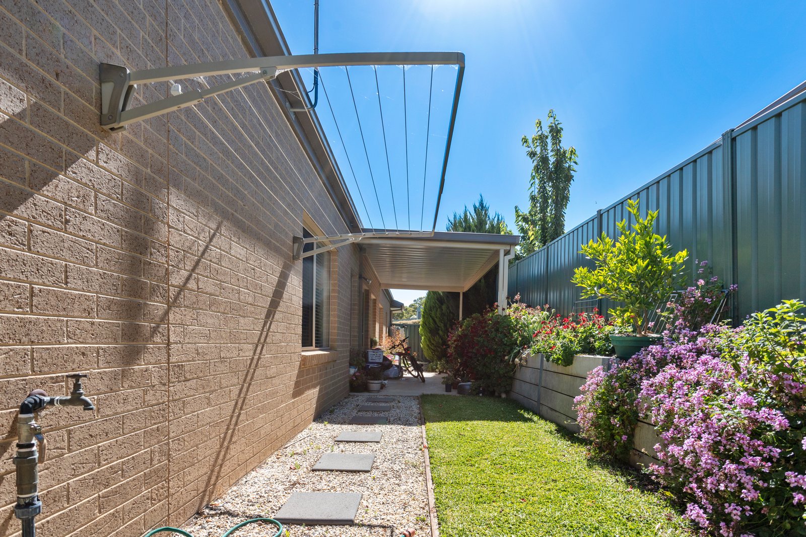 16 Akins Rise GOLDEN SQUARE 12