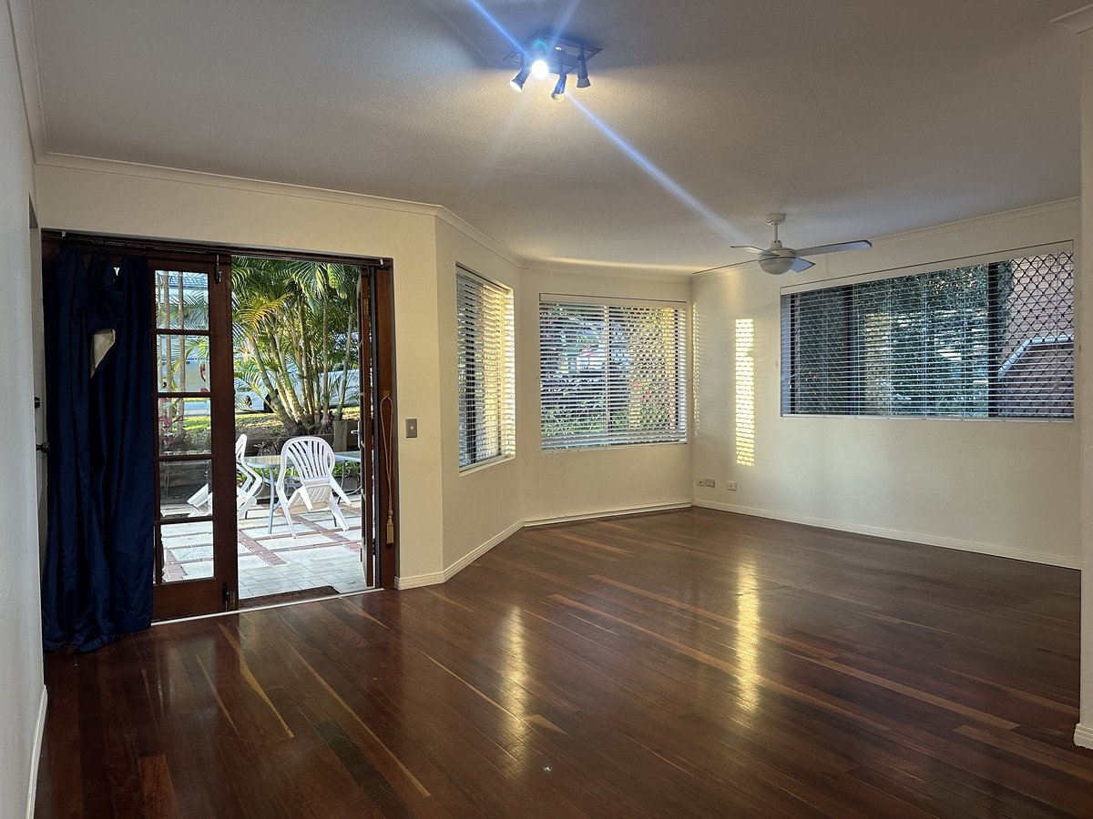 1/6 Albert Street Burleigh Heads 1