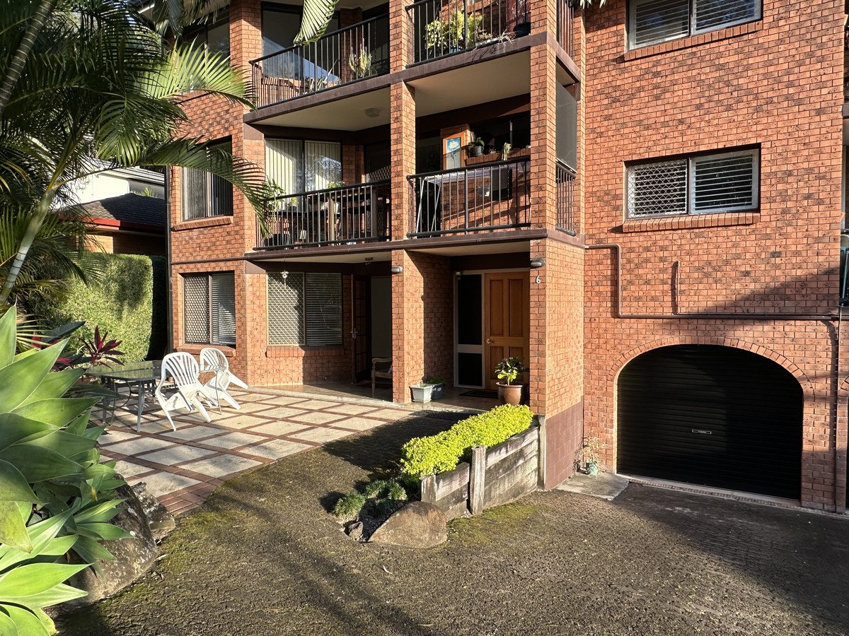 1/6 Albert Street Burleigh Heads 2