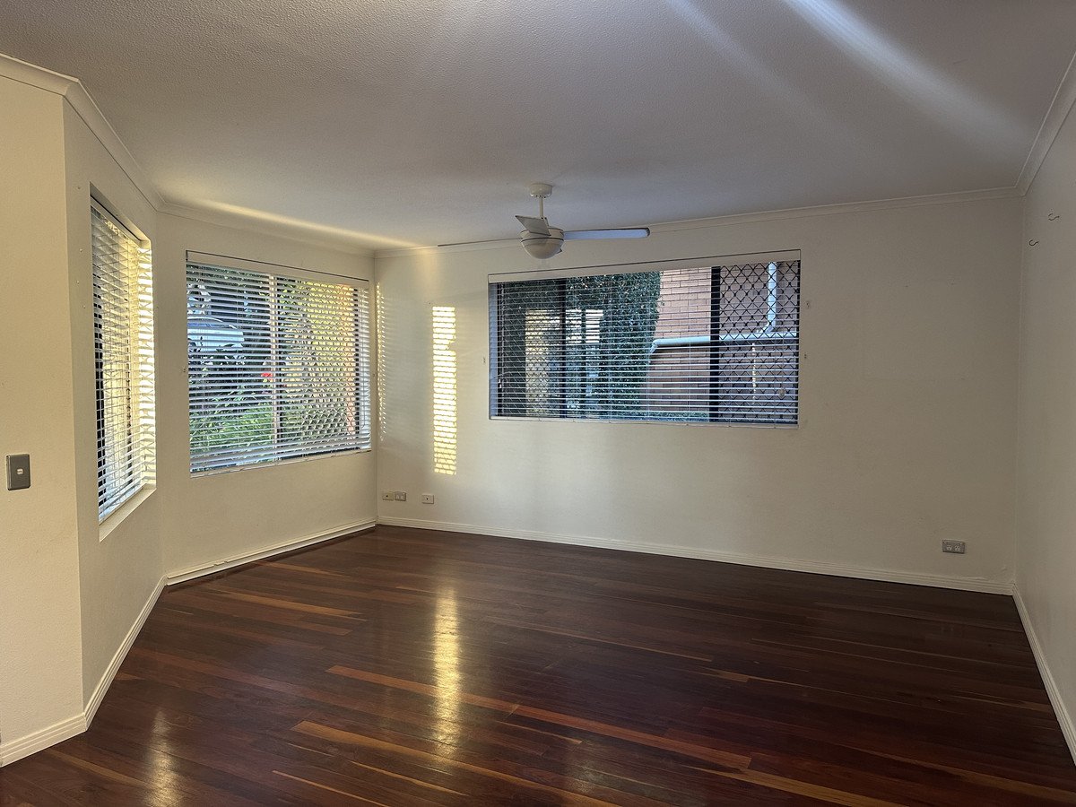 1/6 Albert Street Burleigh Heads 8